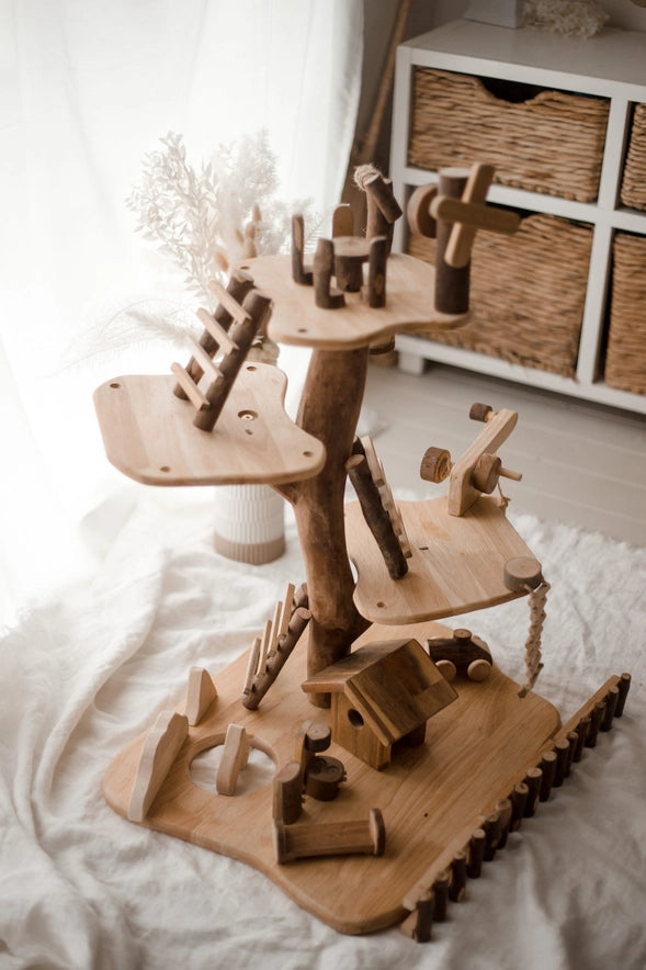 Qtoys Wooden Adventure Tree House
