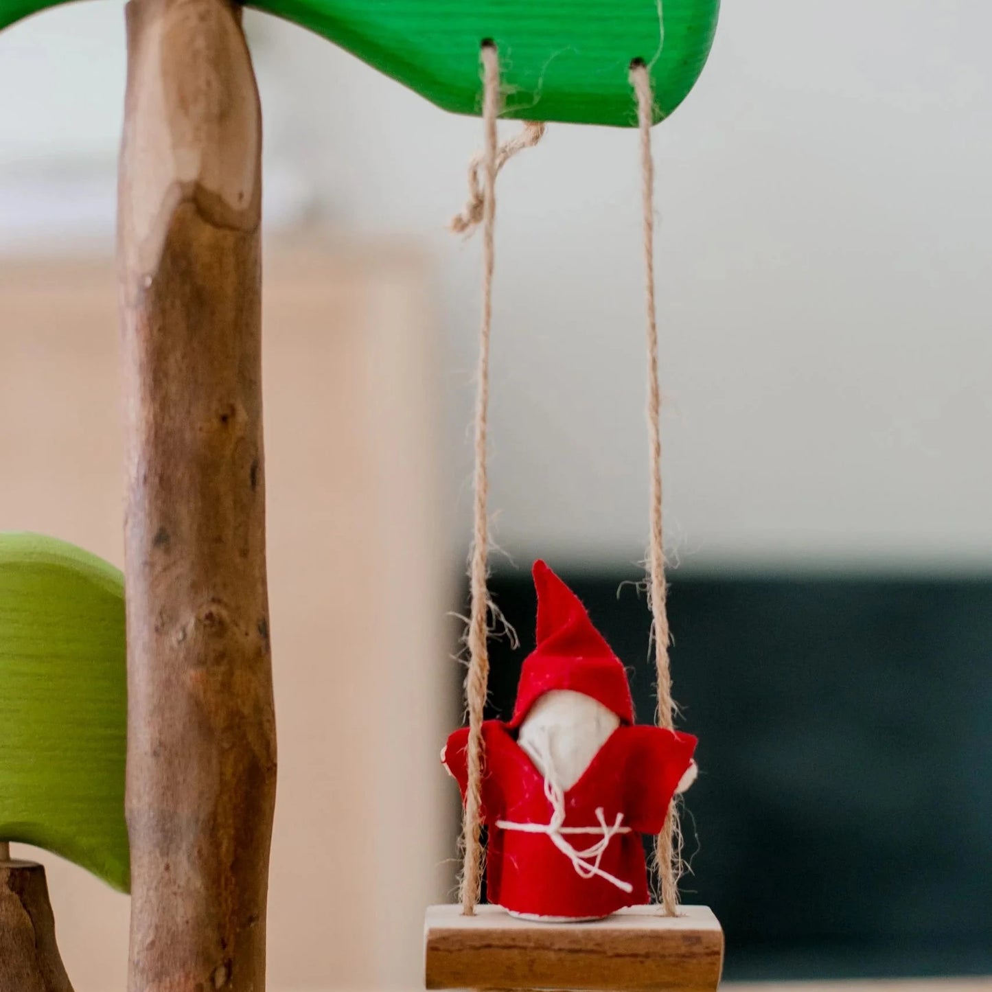 Qtoys Wooden Tree and Swing play set