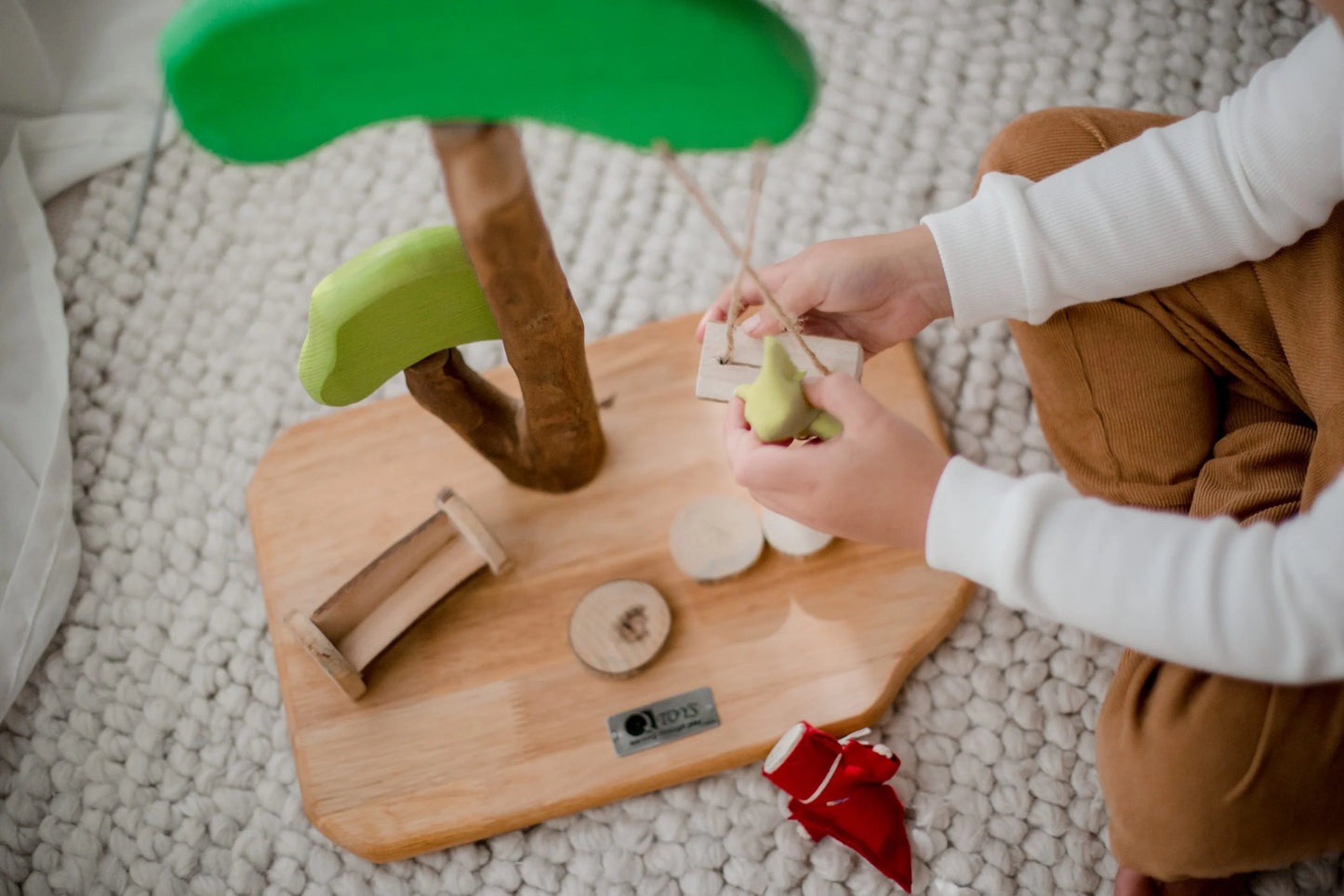 Qtoys Wooden Tree and Swing play set