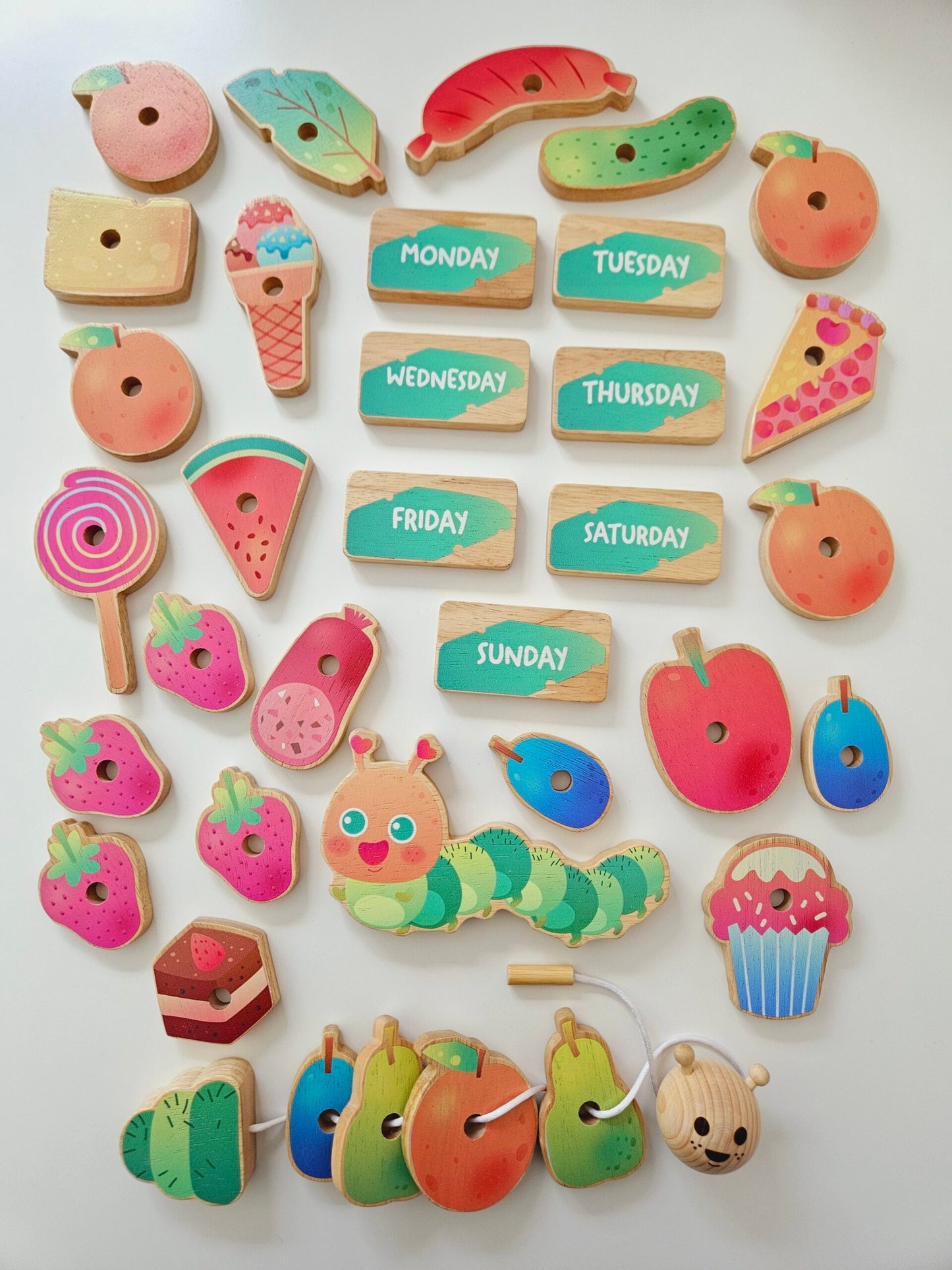 Qtoys Wooden Caterpillar Lacing Set
