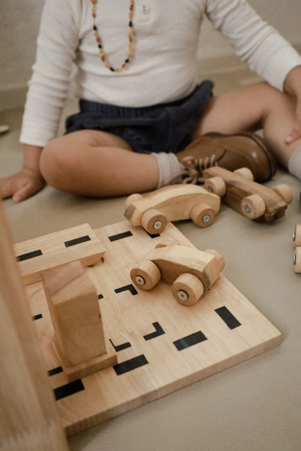 Qtoys Wooden Portable car park set