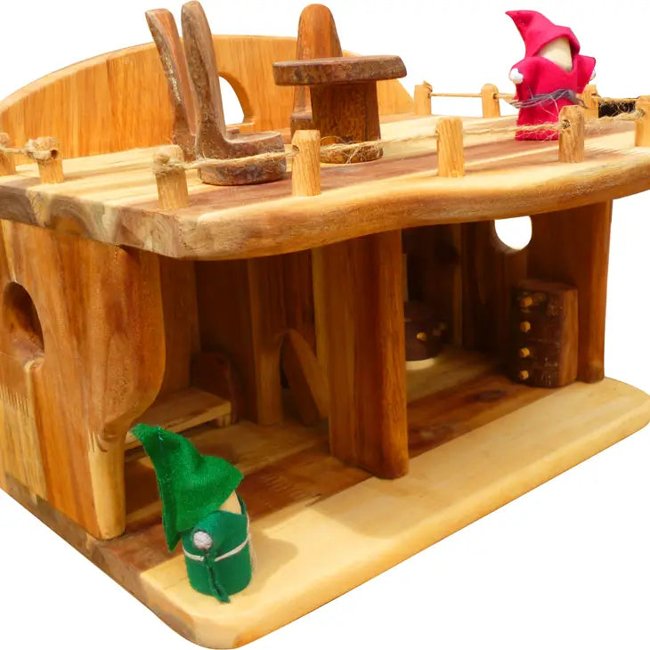 Qtoys Wooden Dollhouse - Medium