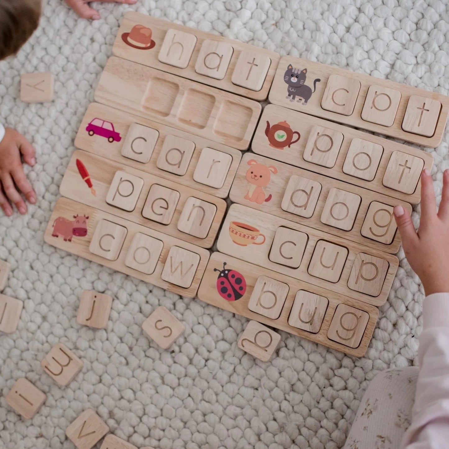 Qtoys Wooden Picture Word Board