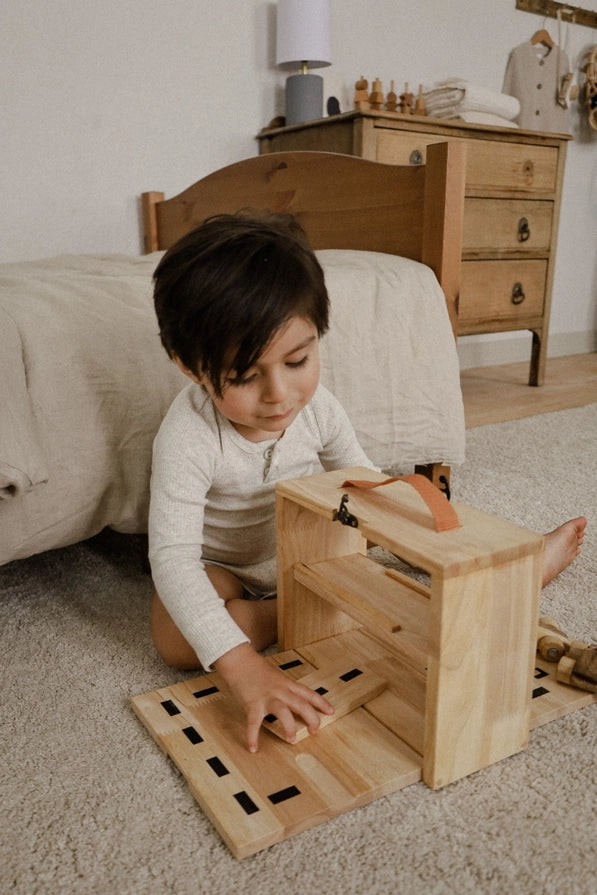 Qtoys Wooden Portable car park set