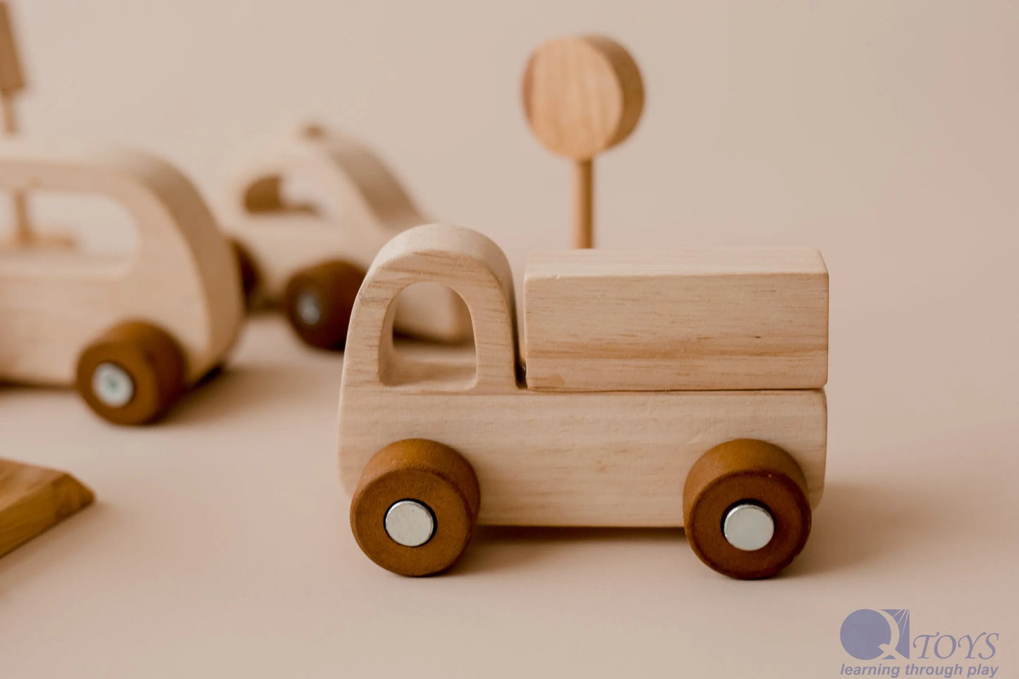 Qtoys Wooden Vehicle Play set