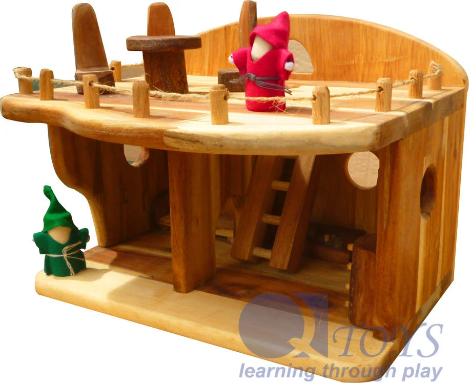 Qtoys Wooden Dollhouse - Medium
