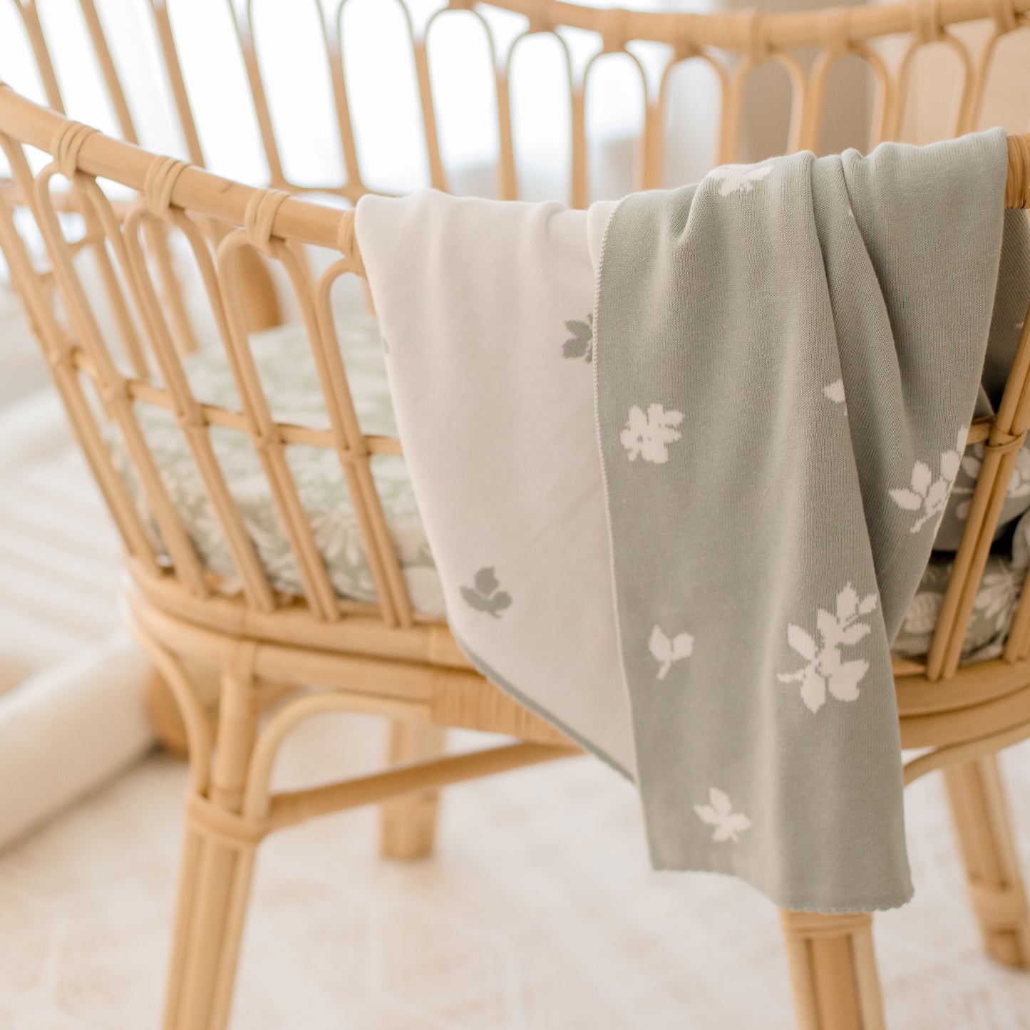 Knitted Reversible Blanket - Sweet Sage