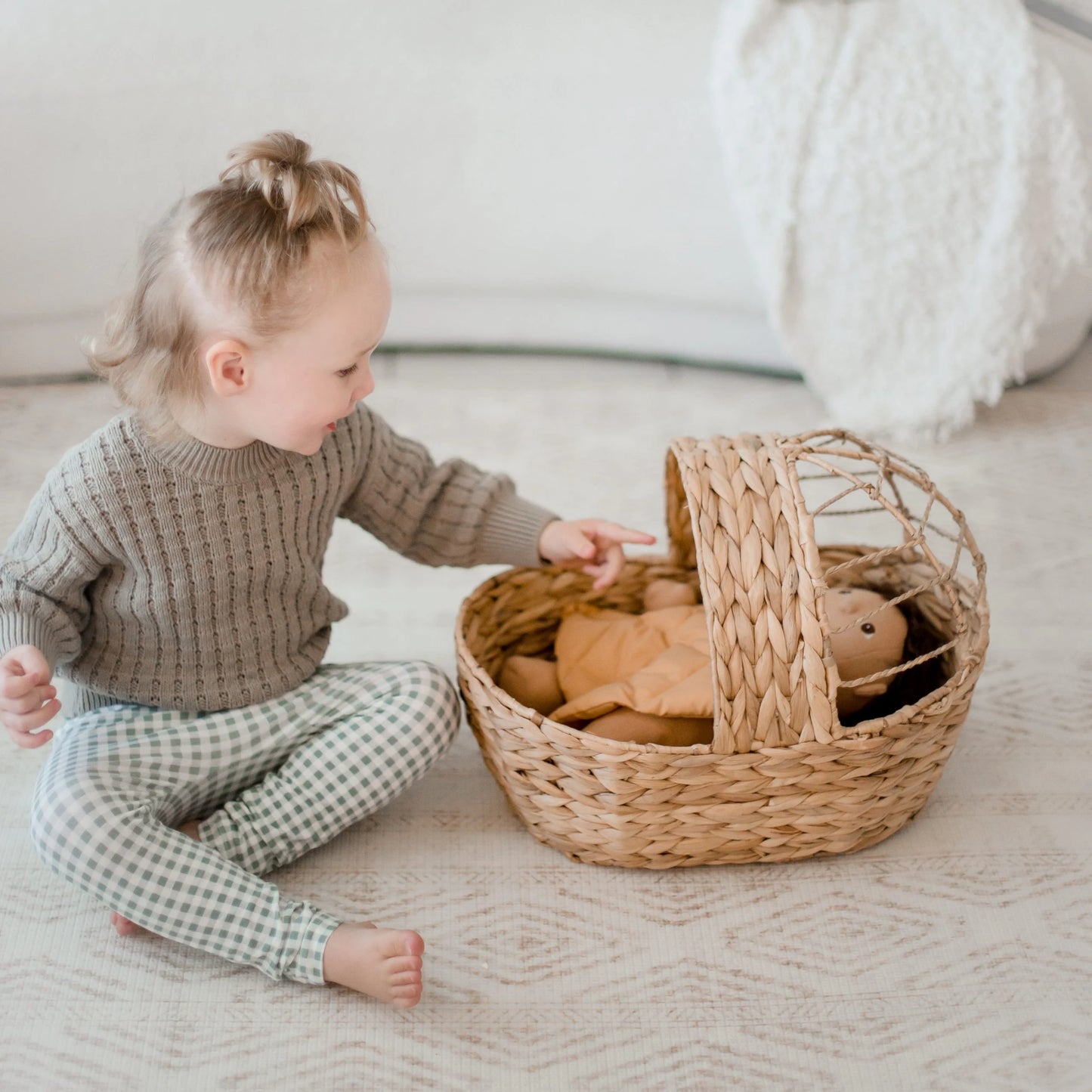 Qtoys Jute Doll Basket