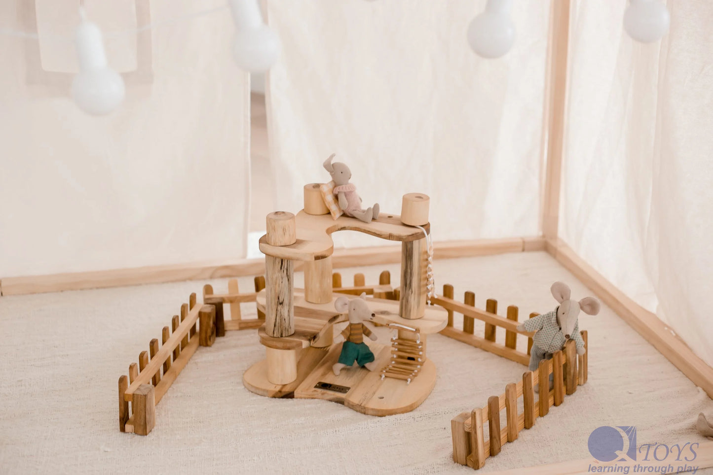 Qtoys Wooden Tree House Construction Set