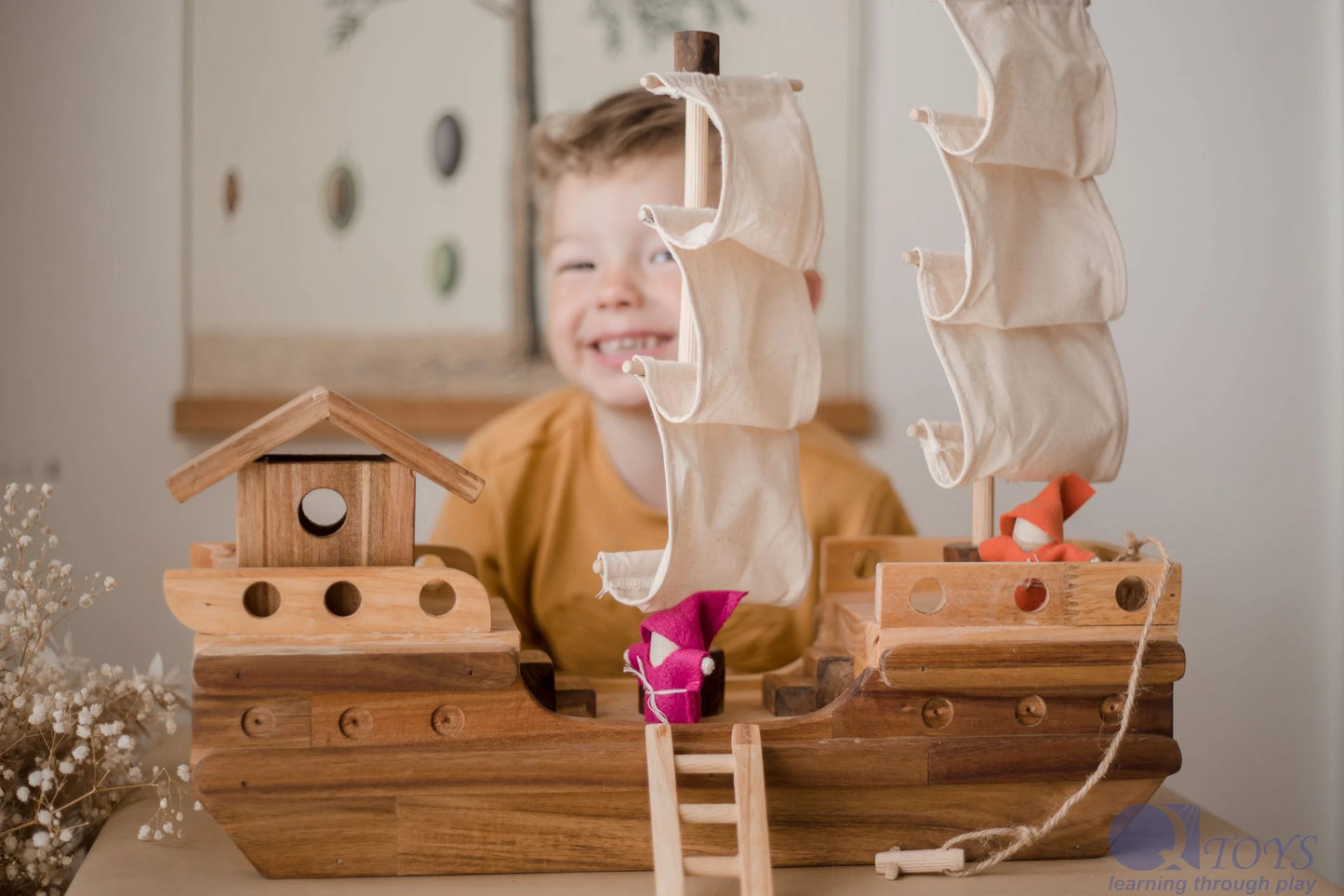 Qtoys Wooden Pirate Ship