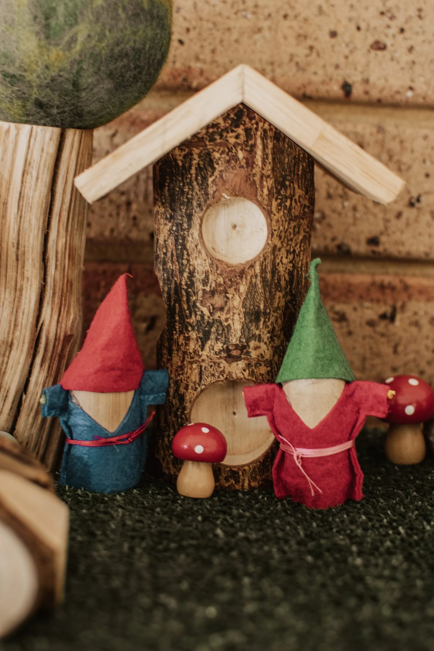 Qtoys Wooden Tree Log houses set of 4