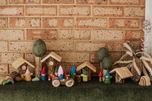 Qtoys Wooden Tree Log houses set of 4