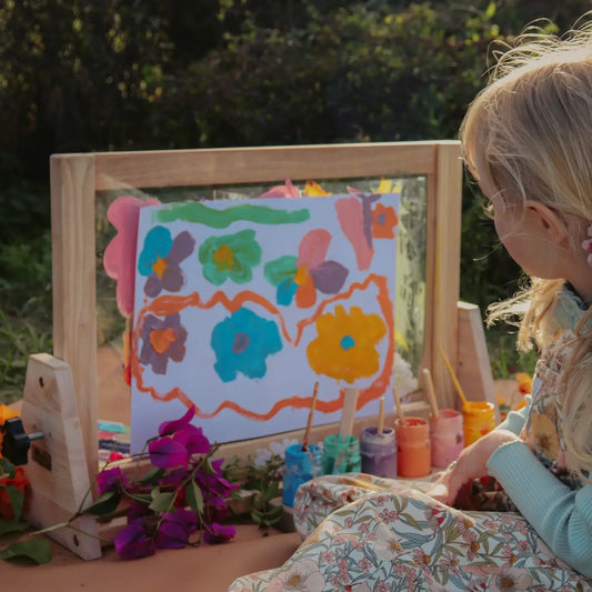 Qtoys 4 in 1 table Easel