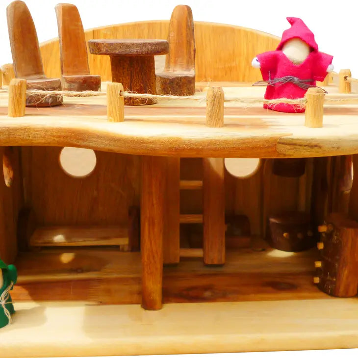 Qtoys Wooden Dollhouse - Medium