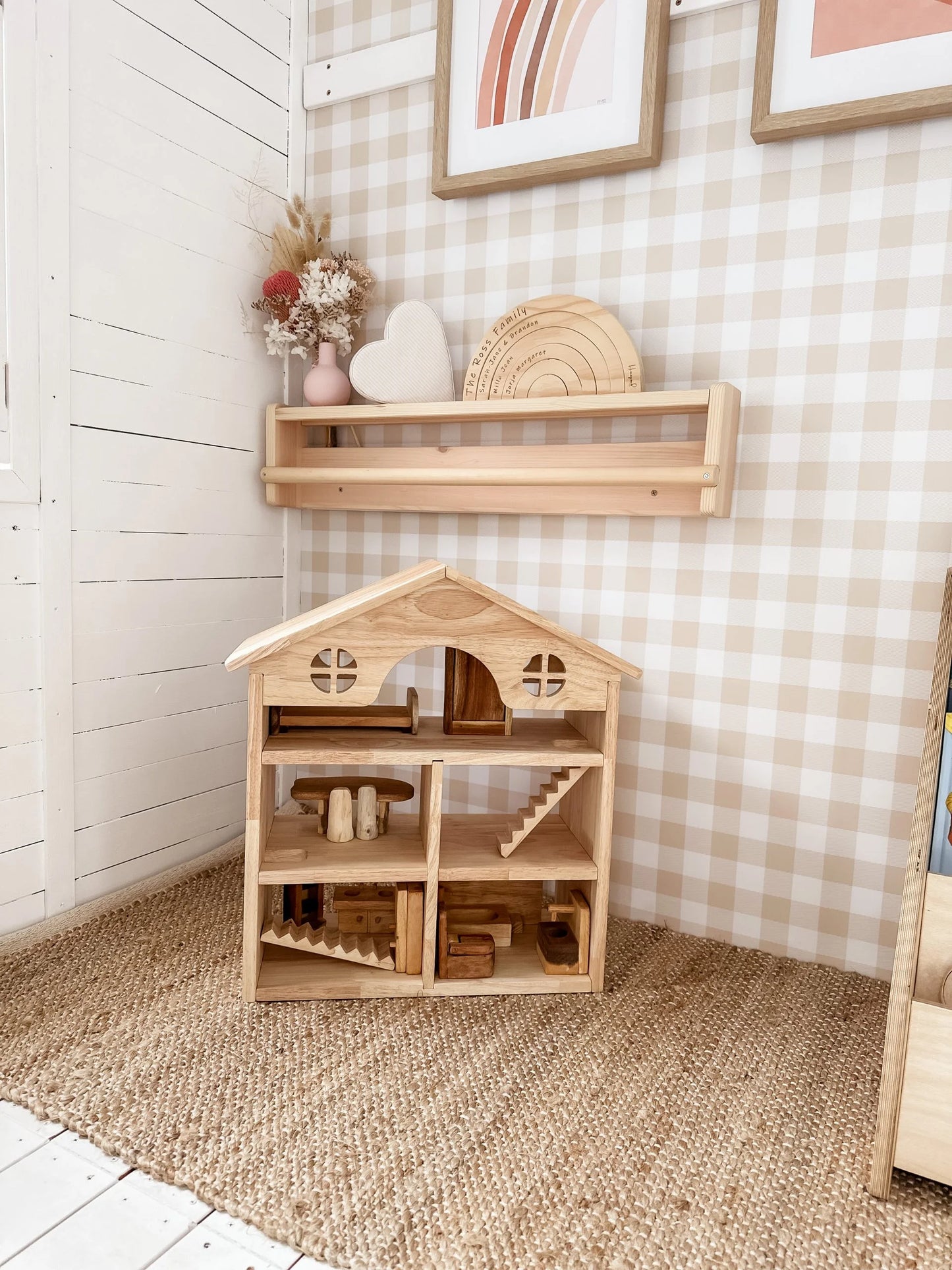 Qtoys Classic Wooden Dollhouse