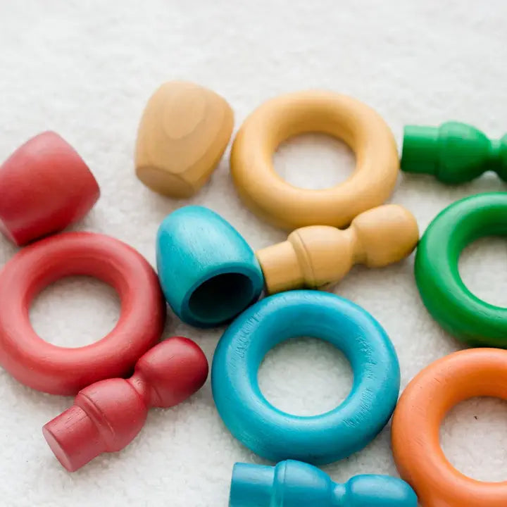 Qtoys Wooden Rainbow People Cups and Rings Set of 24