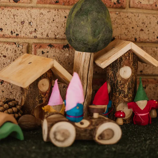 Qtoys Wooden Tree Log houses set of 4