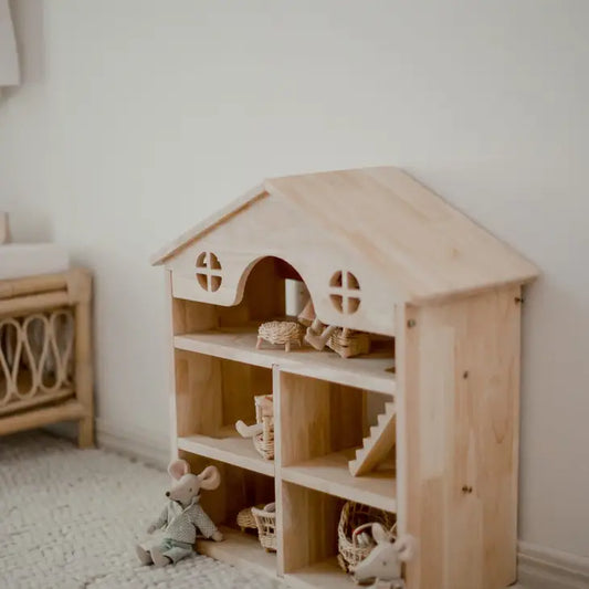 Qtoys Classic Wooden Dollhouse