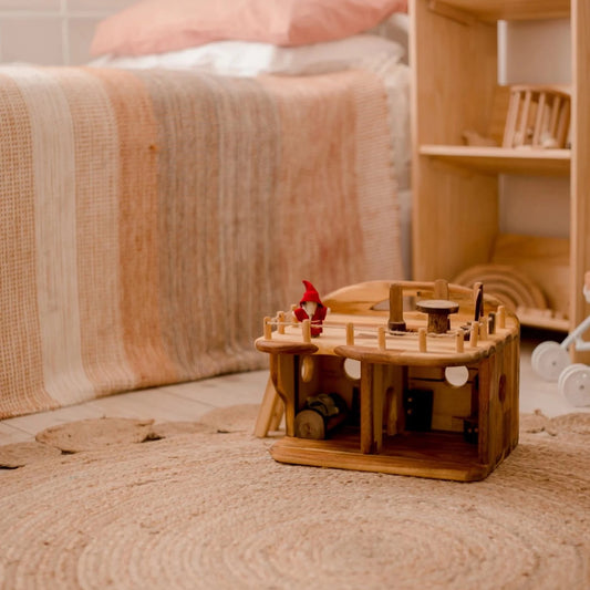 Qtoys Wooden Dollhouse - Medium