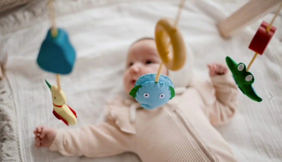 Qtoys Wooden Baby Gym
