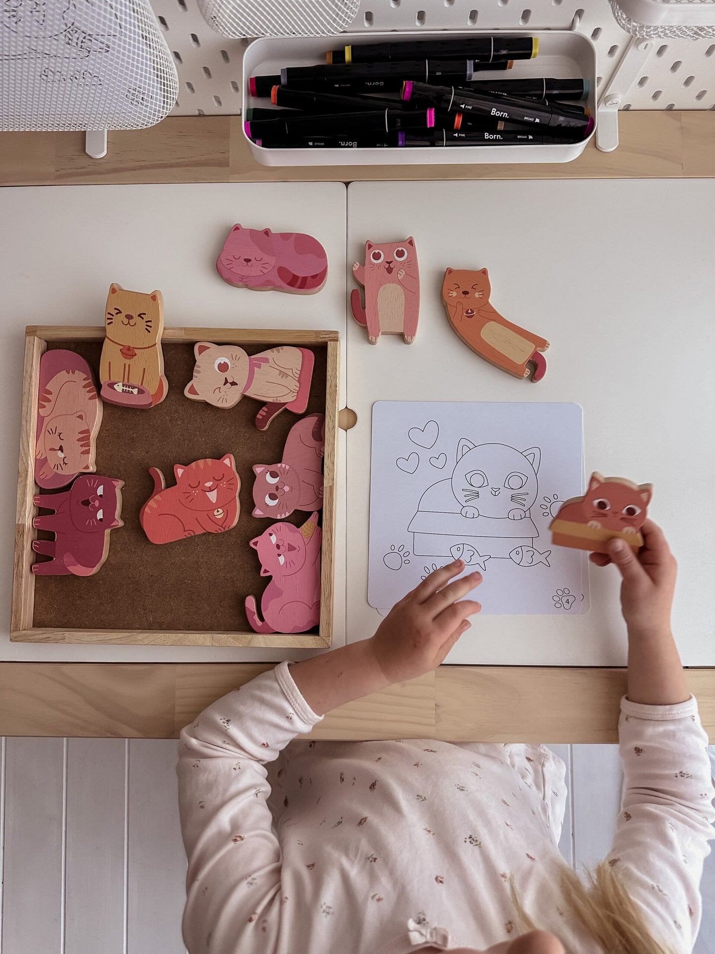 Qtoys Wooden Cat play set & colouring